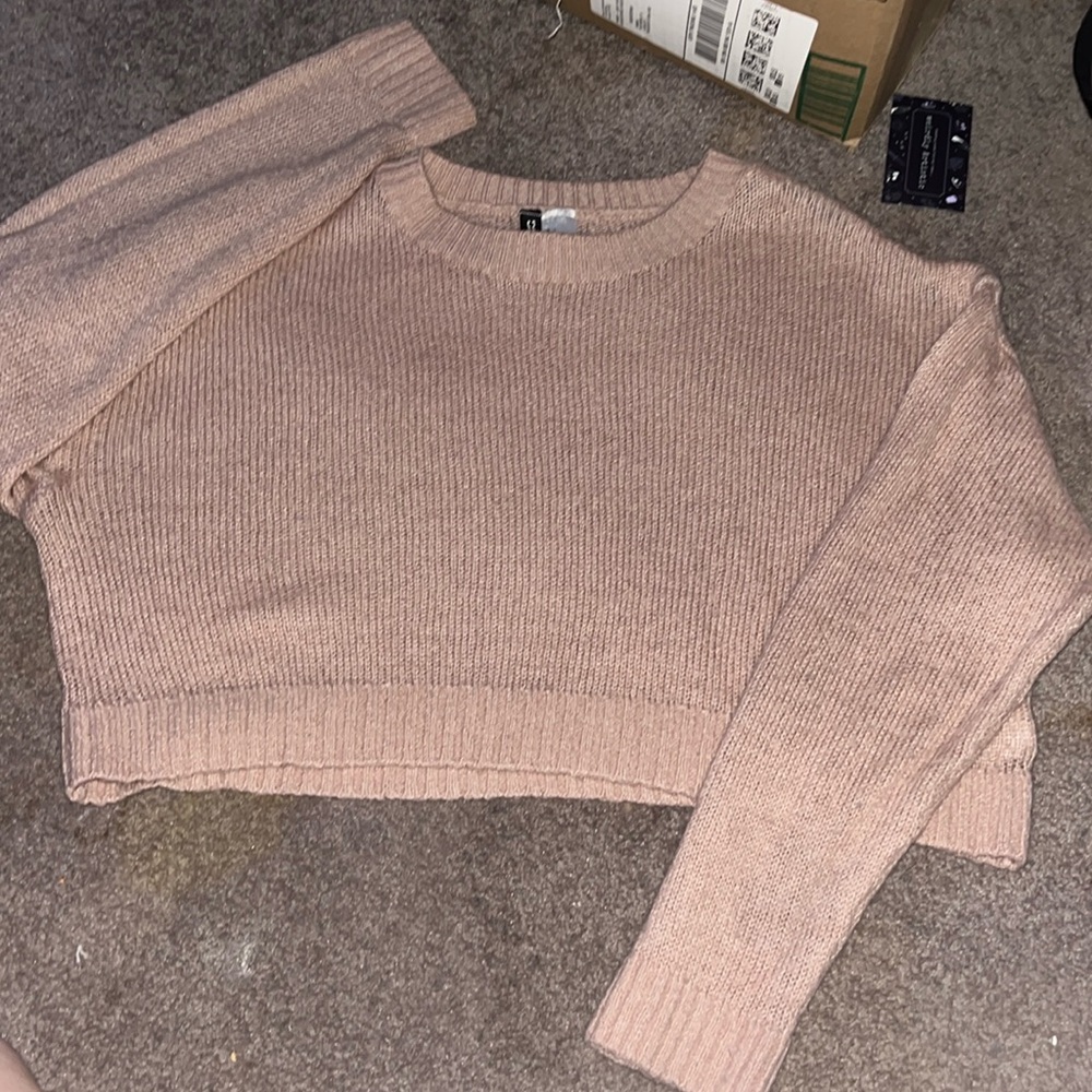 Cropped blush pink sweater
